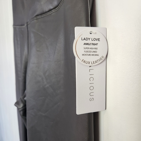 Yogalicious Faux Leather Leggings Lady Love Ankle Tight Size Small New NWT - Picture 4 of 6